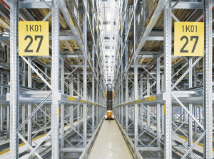 Narrow aisle racking for logistics warehouses