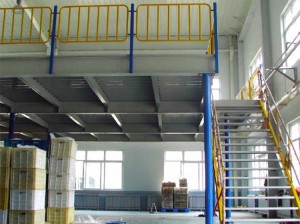 Heavy duty warehouse steel work platform