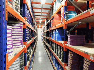 Narrow aisle racking for logistics warehouses