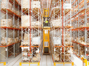 Narrow aisle racking for logistics warehouses