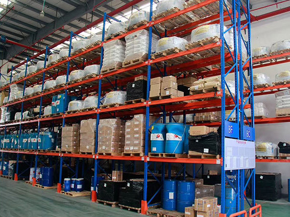 How to choose suitable heavy duty shelving system for chemical enterprises