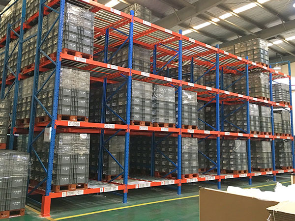 Precautions for installation of gravity rack in warehouse rack systems