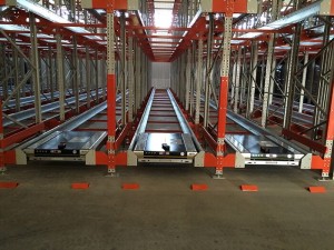 Automated Pallet Shuttle for Radio Shuttle Racks