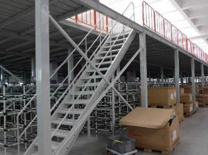 Heavy duty warehouse steel work platform